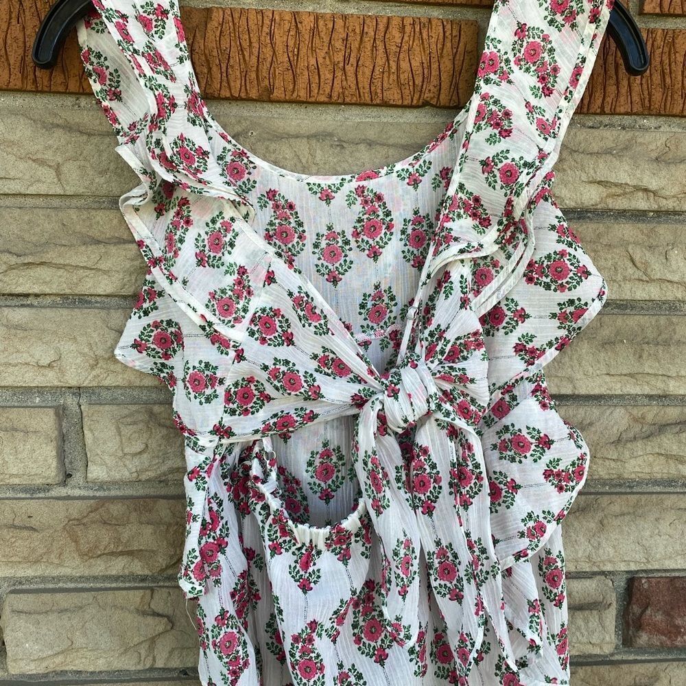 Club Monaco cute floral top - Picture 3 of 9